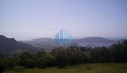 Amplo Terreno de 17,2 Hectares, Localizado no Bairro Ressacada, em Garopaba!