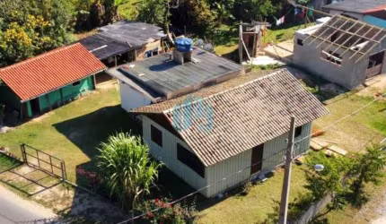 Terreno com Duas Casas, Excelente p/ Investimento, Bairro Areias de Macacu, em Garopaba!