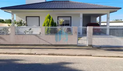 Casa a Poucos Minutos do Centro, Ambrósio | Garopaba - SC