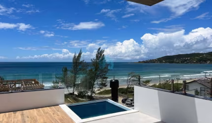 Imóvel de Alto Padrão com Linda Vista p/ Mar, Localizadas no Loteamento Morrinhos, em Garopaba!