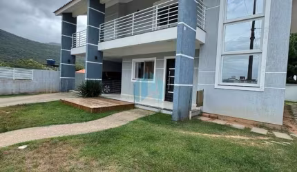 Bela Casa Alto Padrão Localizada a Poucos Minutos do Centro da Cidade, Areias de Palhocinha | Garopaba - SC