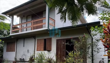 Bela Casa a 1,5 km da Praia Central, Areias de Macacu | Garopaba - SC
