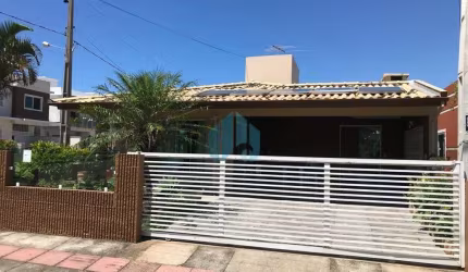 Bela Casa a Aprox. 3 km da Praia Central, Ambrósio | Garopaba - SC