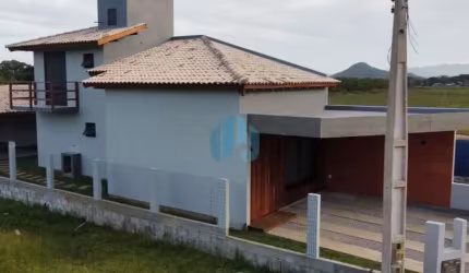 Bela Casa Nova com Bela Vista para Montanhas, Ressacada | Garopaba - SC