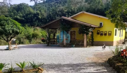 Belo Sítio localizado no bairro Morro Agudo | Paulo Lopes - SC