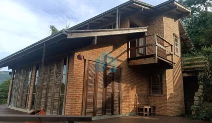 Bela Casa com Vista p/ Lagoa, Mar e Pedra Branca, Encantada | Garopaba - SC