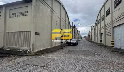 Galpão com 2680 m² para locação em Bayeux