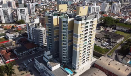 Apartamento para venda em Barreiros São José, Andar alto, vista livre para mar da sacada da suite, sala ampla com varanda.