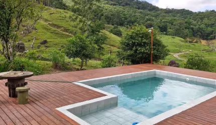 Casa de campo com piscina a venda