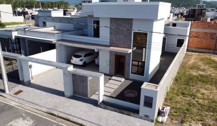 Casa a venda em Tijucas, Casa de alto padrão a venda em Tijucas. Casa a venda com 3 quartos. Financiamento Facilitado. Agende sua Visita Agora!