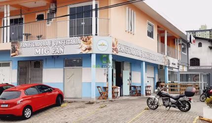 PRÉDIO DE 400M² COMERCIAL E RESIDENCIAL EM SÃO JOSÉ FLORIANÓPOLIS