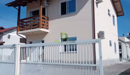 CASA DE PRAIA NA PONTA DO PAPAGAIO EM PALHOÇA