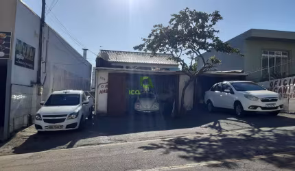DUAS AMPLAS CASAS EM TERRENO DE 330M² EM BARREIROS SÃO JOSÉ