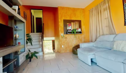 Casa para venda na Serraria em São José, com 03 quartos sendo 01 suite com varanda.