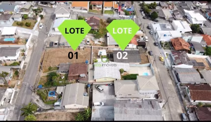 Oportunidade única! 2 terrenos juntos, murados, com casa e acesso por 2 ruas,  648m² no Real Parque, São José/SC