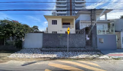 CASA RESIDENCIAL EM BARREIROS!