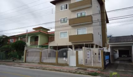 ALUGA-SE ÓTIMO APARTAMENTO NO BAIRRO JARDIM CIDADE DE FLORIANÓPOLIS!