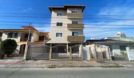 ALUGA-SE ÓTIMO APARTAMENTO NO BAIRRO JARDIM CIDADE DE FLORIANÓPOLIS!