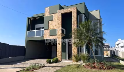 Casa no Condomínio Marítimo totalmente mobiliada e decorada