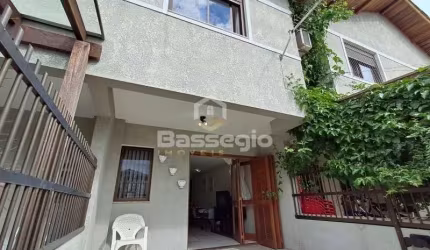 DUPLEX NO CENTRO DE TRAMANDAÍ MOBILIADO