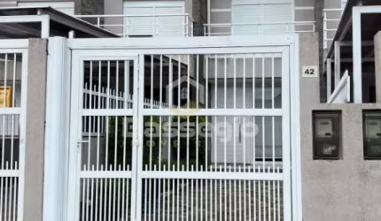 SOBRADO MOBILIADO E DECORADO COM 2 SUÍTE NO CENTRO DE TRAMANDAÍ