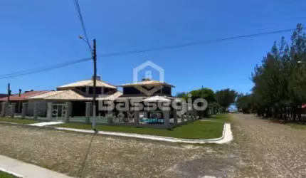 CASA PROXIMO DA BEIRA MAR COM 4 QUARTOS