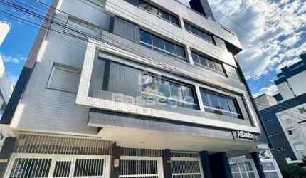 APARTAMENTO DE 2 QUARTOS A POUCAS QUADRA DA BEIRA MAR NO CENTRO