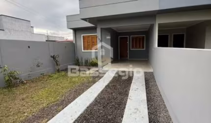 CASA COM 2 QUARTOS EM EXCELENTE LOCALIZAÇÃO EM NOVA TRAMANDAÍ