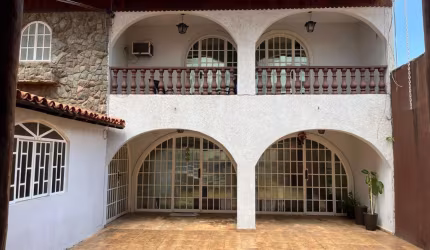 !! MARIÁ IMÓVEIS VENDE EXCELENTE CASA EM LOCALIZAÇÃO PRIVILEGIADA EM TAGUATINGA !!