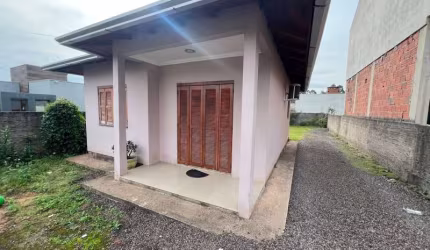 LOCAÇÃO - CASA SEMI MOBILHADA BAIRRO LAGO AZUL