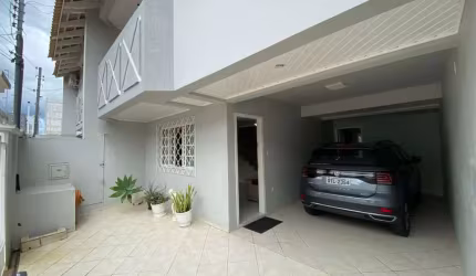 Casa com 3 quartos à venda na Rua 2000, 537, Centro, Balneário Camboriú, 220 m2 por R$ 2.200.000
