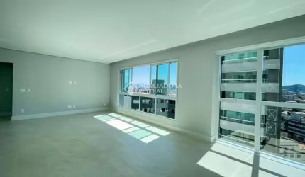 Apartamento com 4 quartos à venda na Rua 3100, 625, Centro, Balneário Camboriú, 132 m2 por R$ 1.980.000