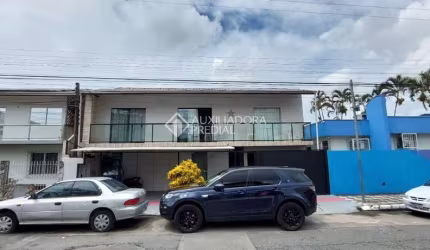 Casa com 8 quartos à venda na Rua Curitibanos, 193, Municípios, Balneário Camboriú, 426 m2 por R$ 1.915.000