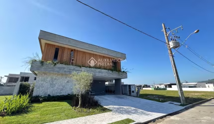 Casa em condomínio fechado com 5 quartos à venda na Rua Ivo José Rebello, 610, Santa Regina, Camboriú, 347 m2 por R$ 4.800.000