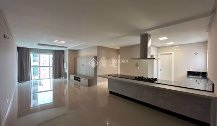 Apartamento com 4 quartos à venda na Rua José Venâncio dos Santos, 111, Pioneiros, Balneário Camboriú, 130 m2 por R$ 2.320.000