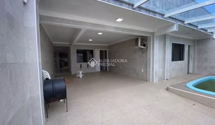 Casa com 5 quartos à venda na Avenida Paulo Contidio da Silva, 280, Espinheiros, Itajaí, 382 m2 por R$ 1.450.000