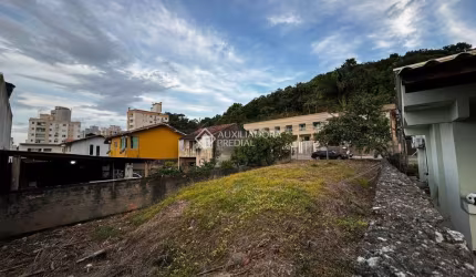 Terreno à venda na Rua Figueira, 324, Tabuleiro (Monte Alegre), Camboriú, 312 m2 por R$ 990.000