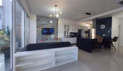 Casa em condomínio fechado com 3 quartos à venda na Avenida Hermógenes de Assis Feijó, 1100, São Judas Tadeu, Balneário Camboriú, 240 m2 por R$ 2.650.000