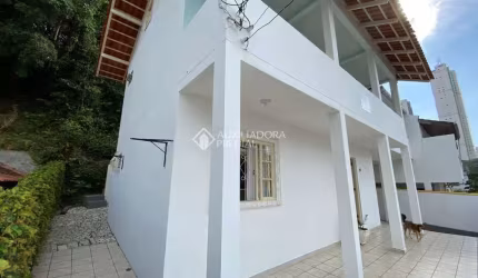 Casa com 4 quartos à venda na Rua Venezuela, 110, Nações, Balneário Camboriú, 200 m2 por R$ 1.400.000