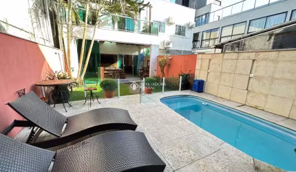 Casa com 3 quartos à venda na Rua José de Alencar, 30, Praia dos Amores, Balneário Camboriú, 355 m2 por R$ 2.600.000