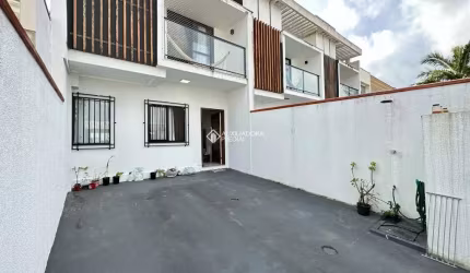 Casa com 3 quartos à venda na Rua Moscou, 164, Santa Regina, Camboriú, 118 m2 por R$ 910.000