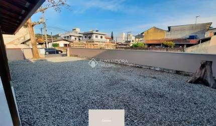 Terreno à venda na Rua Juvêncio Delfino da Silva, 591, Nova Esperança, Balneário Camboriú, 258 m2 por R$ 750.000