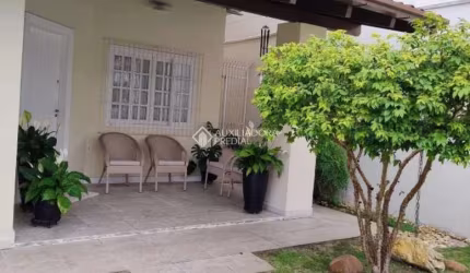 Casa com 3 quartos à venda na Rua 2300, 971, Centro, Balneário Camboriú, 179 m2 por R$ 2.600.000