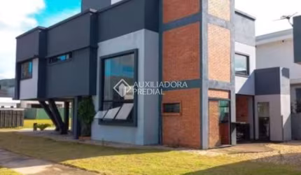 Casa em condomínio fechado com 3 quartos à venda na Rua Ivo José Rebello, 620, Santa Regina, Camboriú, 260 m2 por R$ 1.980.000