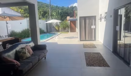 Casa com 4 quartos para alugar na Eleutério Cipriano Pinheiro, 412, Barra, Balneário Camboriú, 170 m2 por R$ 12.500