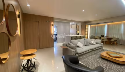 Apartamento com 3 quartos para alugar na Rua 2870, 376, Centro, Balneário Camboriú, 273 m2 por R$ 8.000