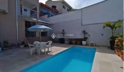 Casa com 4 quartos à venda na Rua Maçarico, 138, Ariribá, Balneário Camboriú, 210 m2 por R$ 2.650.000