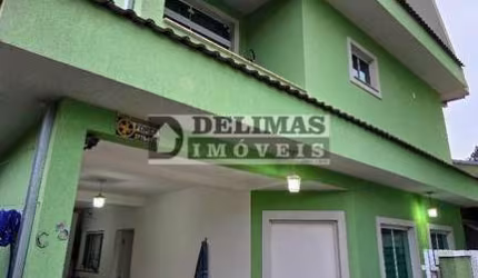 CASA / SOBRADO TRIPLEX EM CONDOMÍNIO COM 208M² NO ORLEANS – CURITIBA