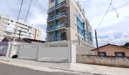 Apartamento duplex novo, com duas vagas de garagem cobertas e terraço com churrasqueira, à venda no