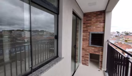 Excelente apartamento novo à venda, possui 2 quartos, sacada com churrasqueira e está bem localizad